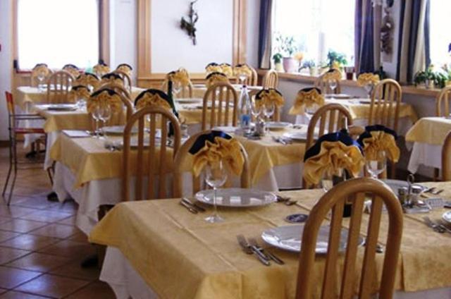 Hotel Zanon Ziano di Fiemme Eksteriør bilde